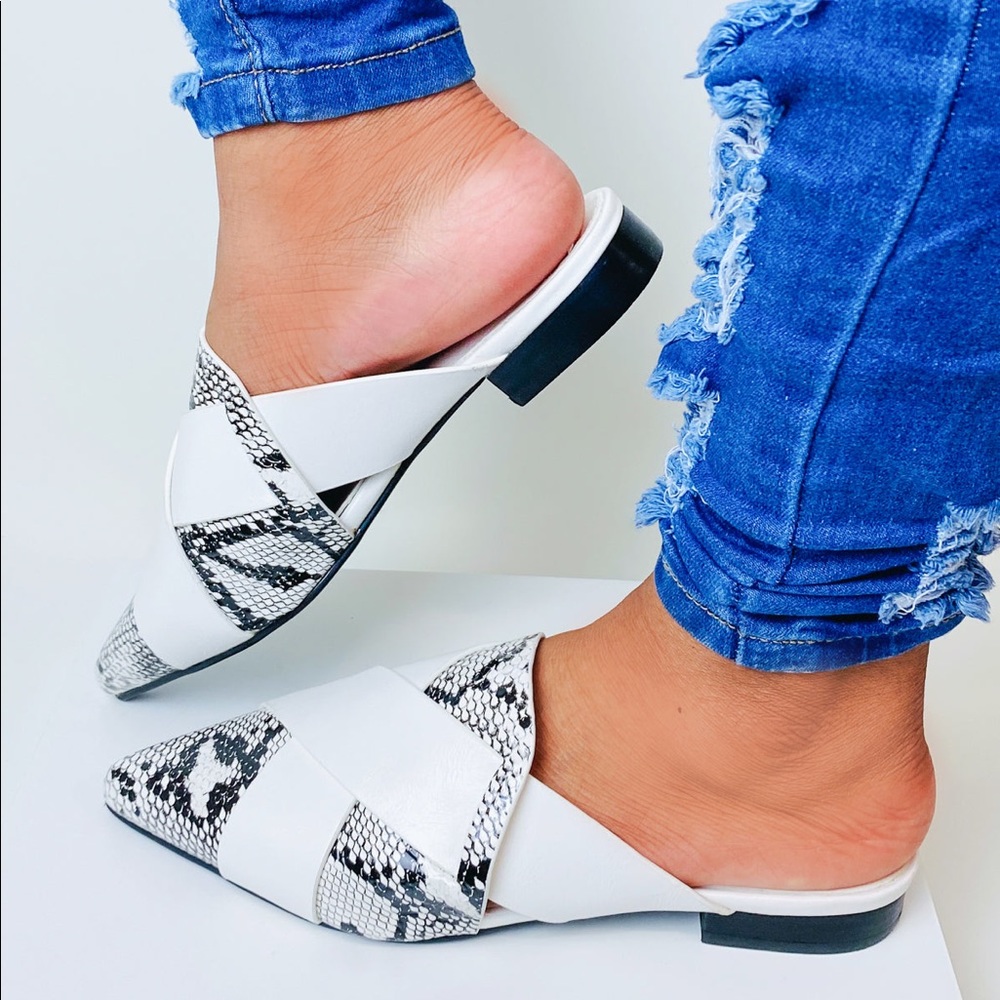 "Emma" Black and White Faux Snake Pattern Mules